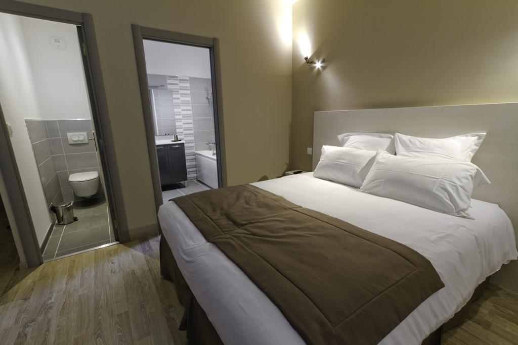 Hotel Les Petits Oreillers Saint-Martin-d'Ardeche Room photo