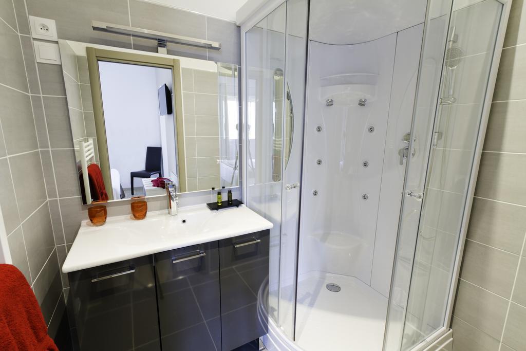 Hotel Les Petits Oreillers Saint-Martin-d'Ardeche Room photo