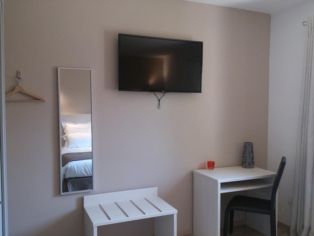 Hotel Les Petits Oreillers Saint-Martin-d'Ardeche Room photo